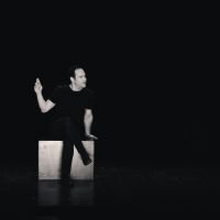 Camille Prioul en scène pour le spectacle Odyssée