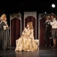 Photos en scène du spectacle l'Affaire Buckingham